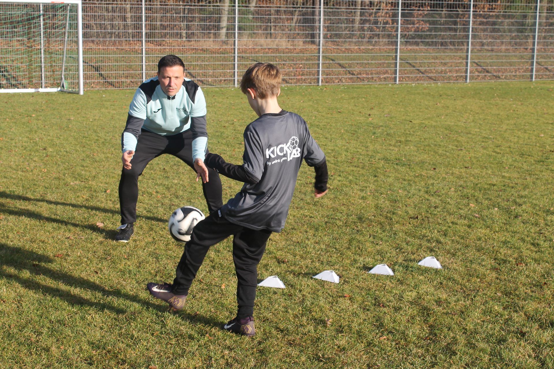 1-gegen-1: Mut am Ball entwickeln – KickLab Fußballtraining Eisingen